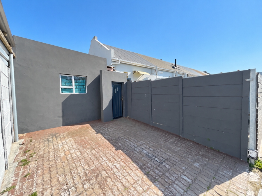 4 Bedroom Property for Sale in Brooklyn Western Cape